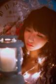 清纯美女卷发私房写真