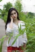 树下的清纯女神唯美写真