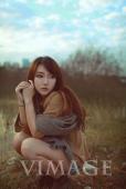 清纯长发美女户外写真