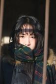 冬日户外浮光少女清纯图