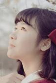 花下清纯卖萌美女