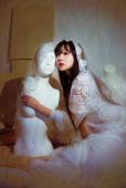 白裙少女私房忧郁迷人图