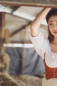 女子与马的亲密接触图