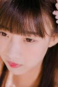 清纯女子户外迷人白裙