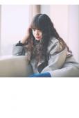 卷发女子私房清纯图