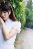 清纯甜美卖萌女孩