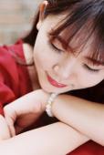 红裙女子户外清纯写真
