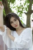 树下的清纯女神唯美写真