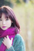 冬日暖人的长发清纯少女
