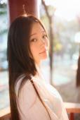 白衣美女犹如出镜图