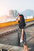 天台黄昏时的唯美迷人图