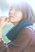 短发女子的清纯唯美写真图