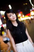 休闲时光的清纯女子