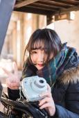 冬日户外浮光少女清纯图