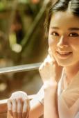 小清新美女的咖啡店清纯图
