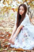 长发女子唯美迷人写真