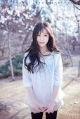 黄昏时的蕾丝裙少女户外唯美图